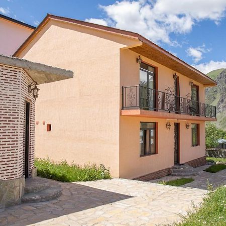Cliff House Hotel Kazbegi Kültér fotó