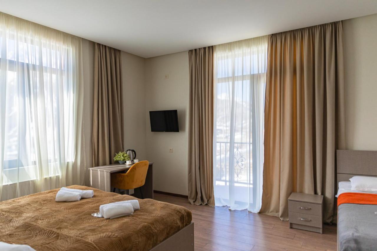 Cliff House Hotel Kazbegi Kültér fotó