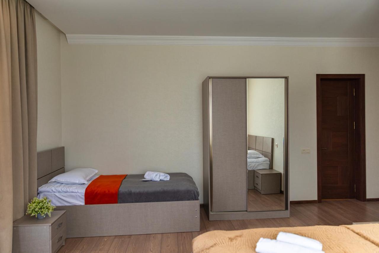 Cliff House Hotel Kazbegi Kültér fotó