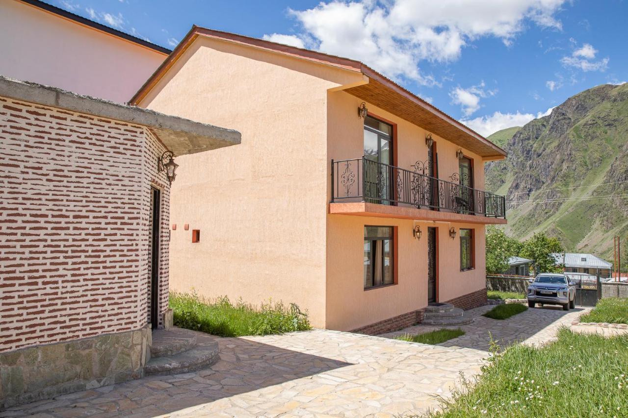 Cliff House Hotel Kazbegi Kültér fotó