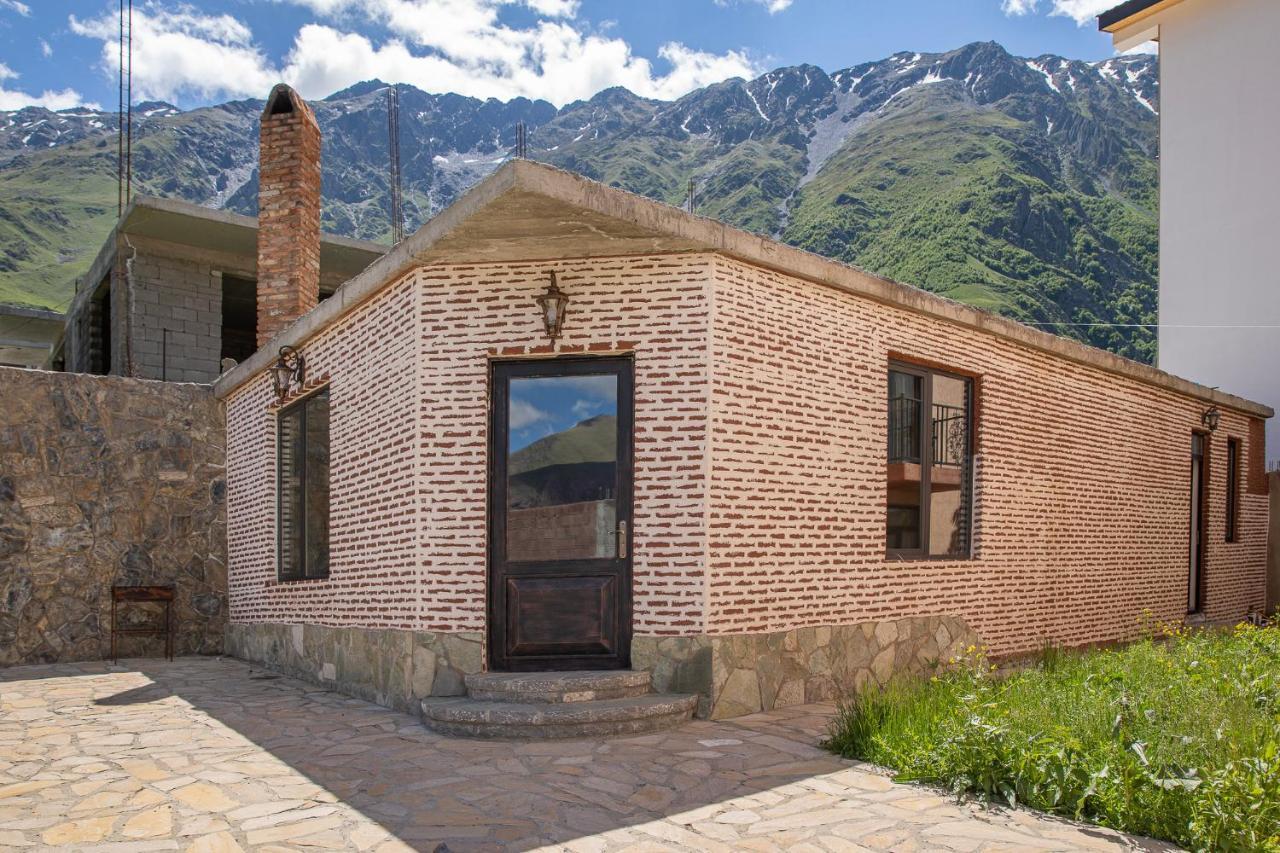 Cliff House Hotel Kazbegi Kültér fotó