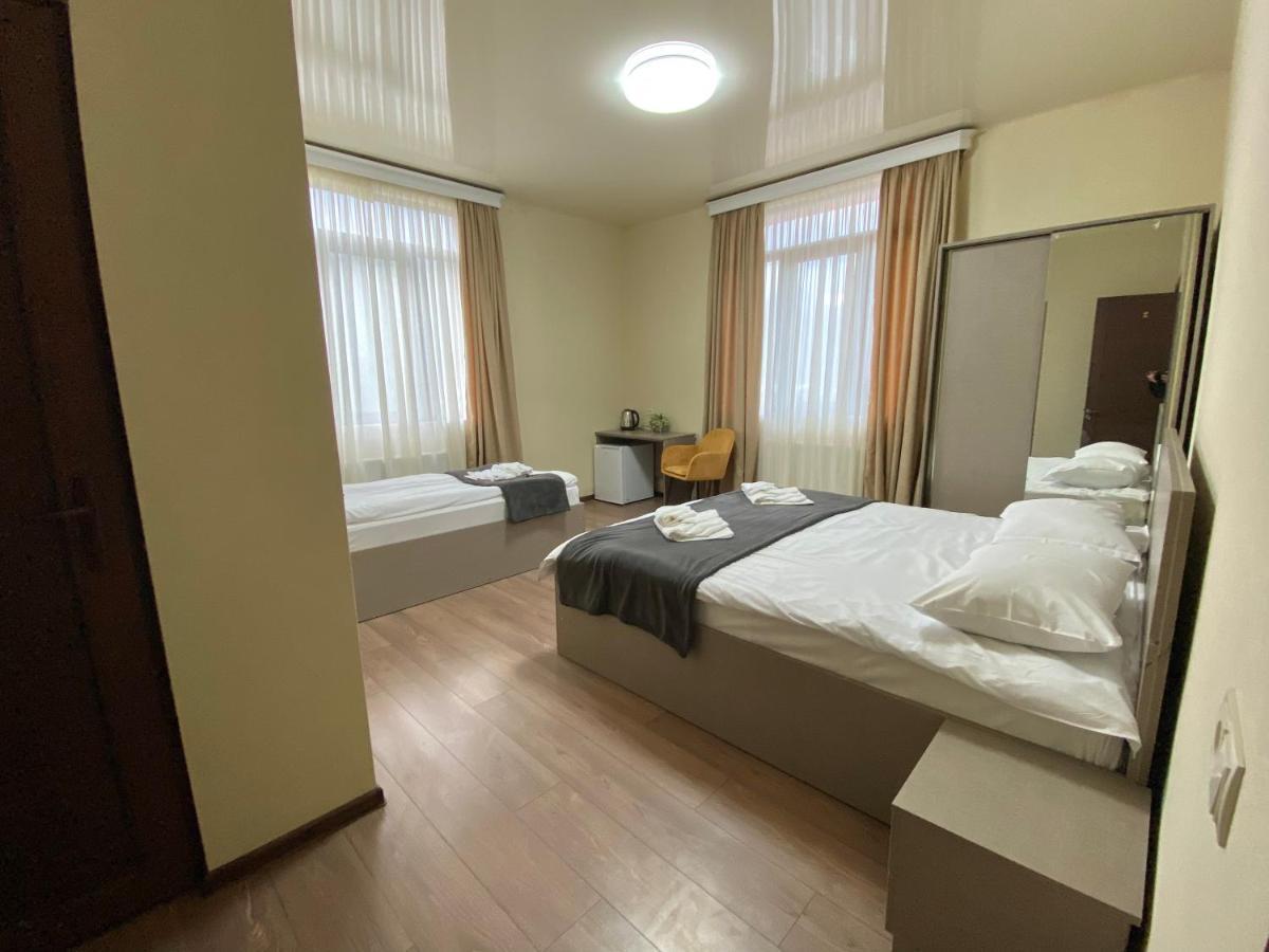 Cliff House Hotel Kazbegi Kültér fotó
