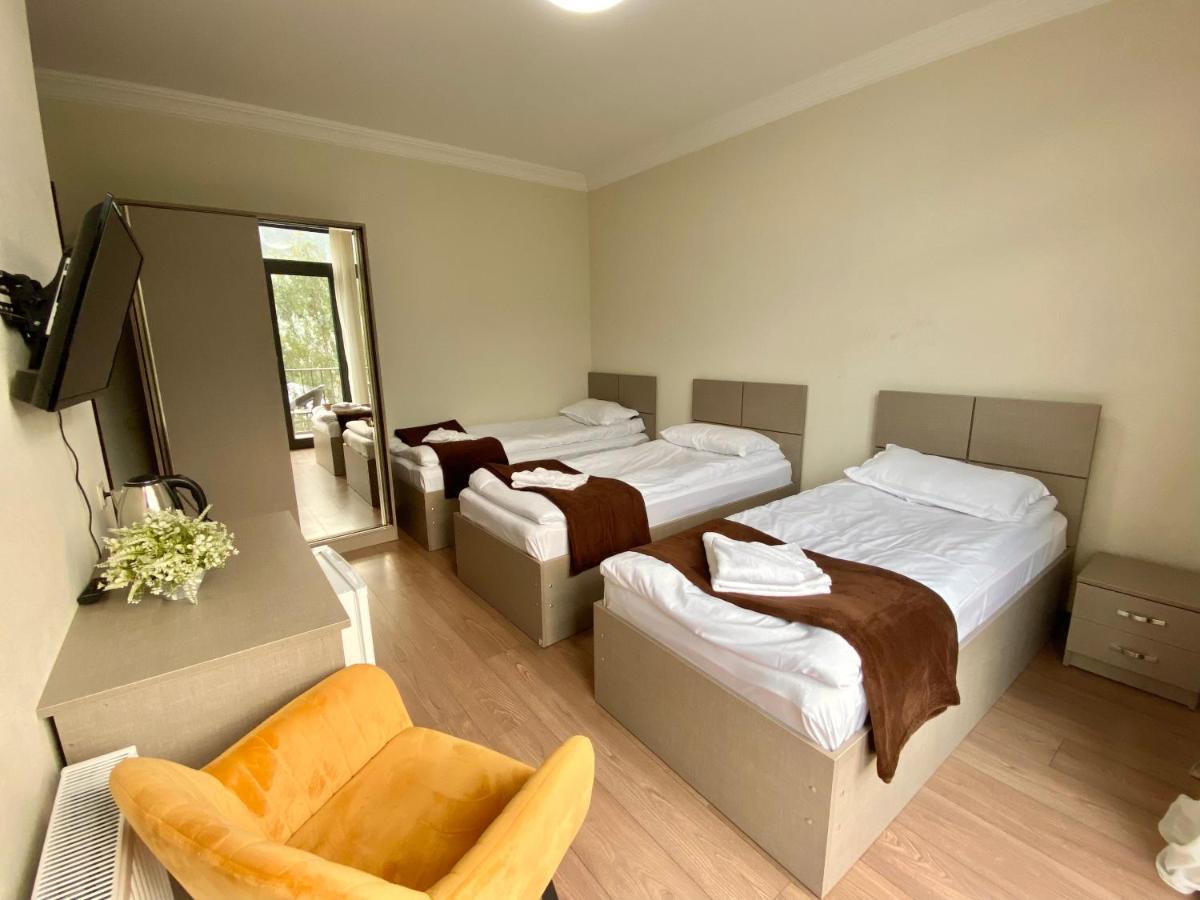 Cliff House Hotel Kazbegi Kültér fotó